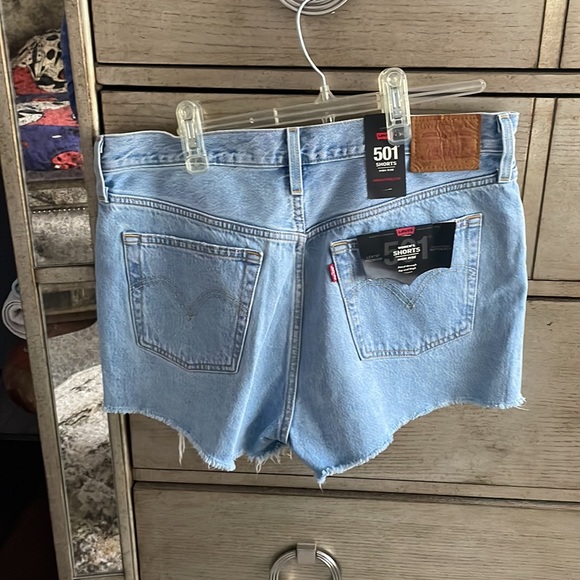 Levi’s 501 non stretch high rise vintage denim shorts, size 32, new - Picture 3 of 8